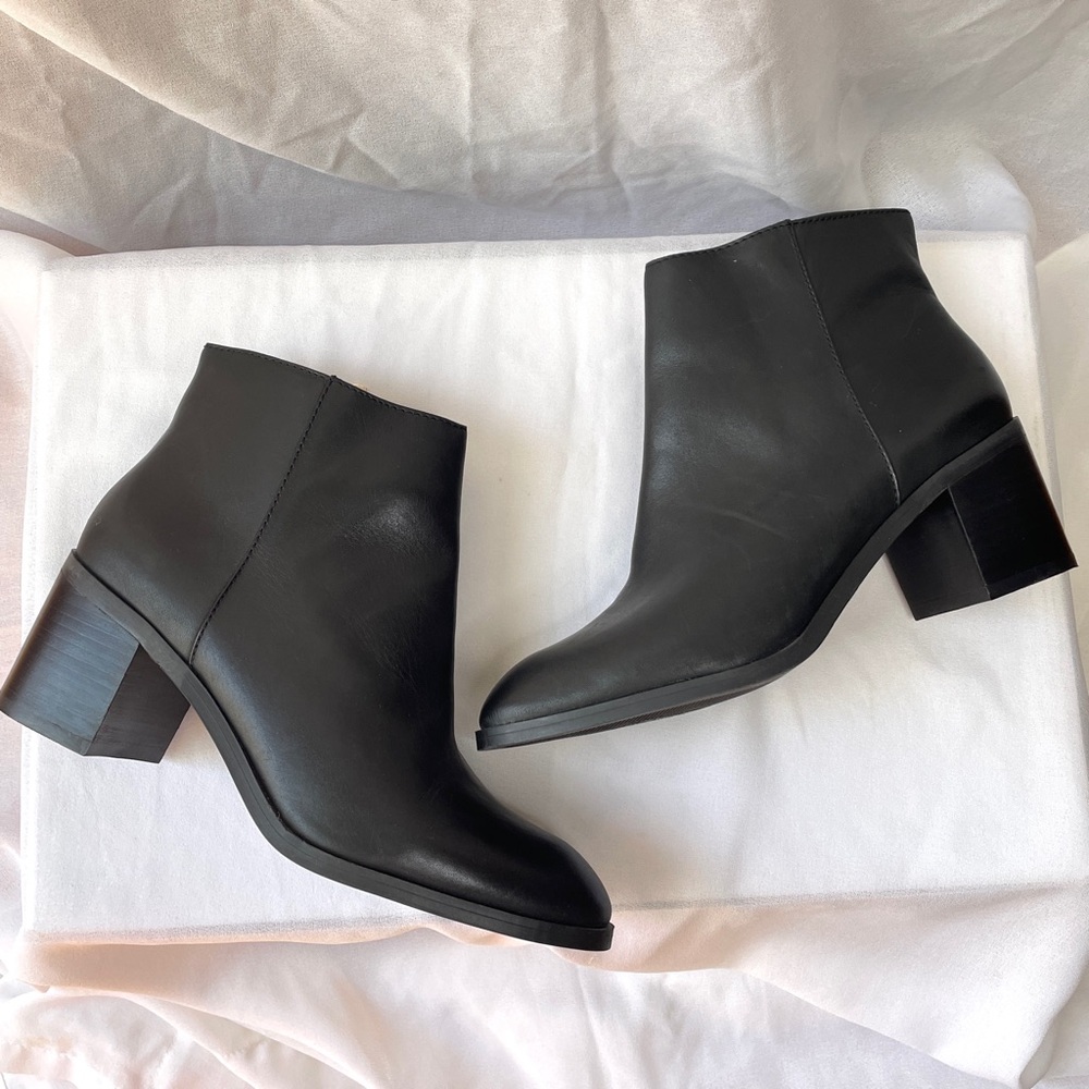 Vince Camuto VP Gaverin Leather Ankle Boots Size 7.5